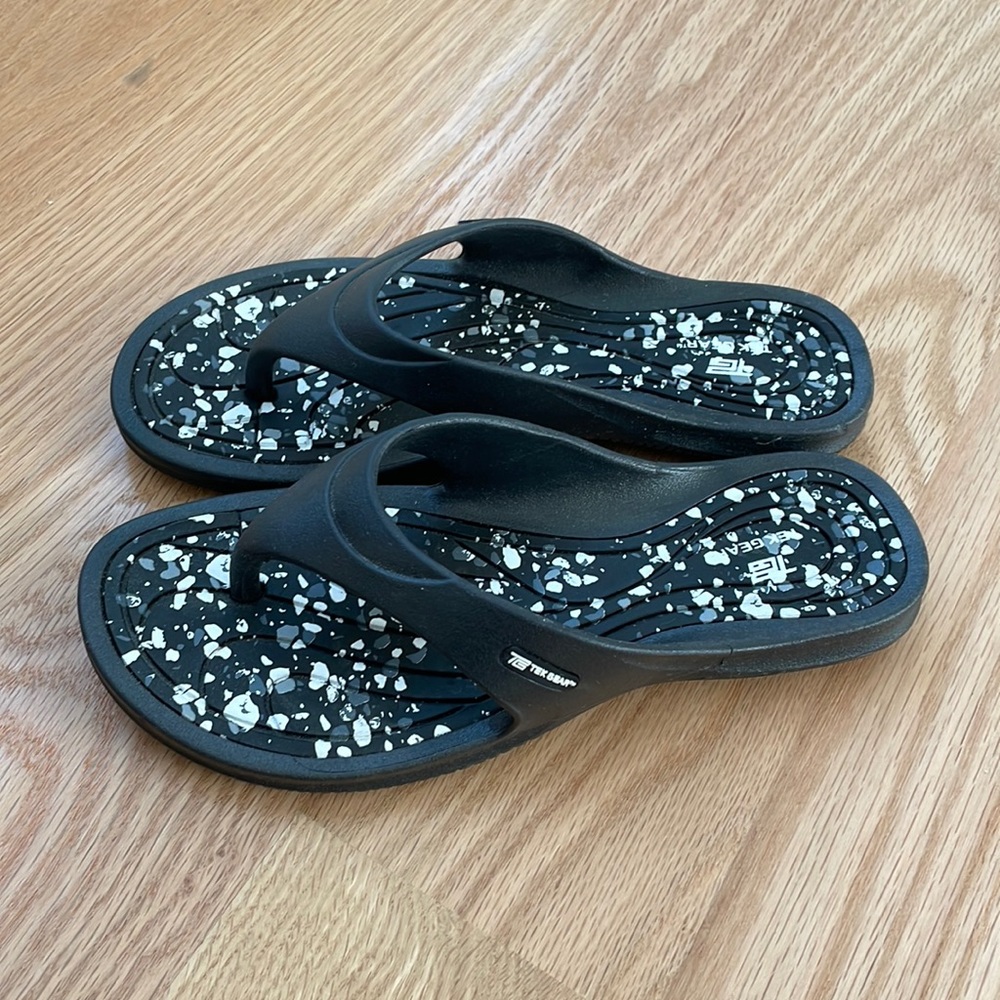 Tek Gear flip flops